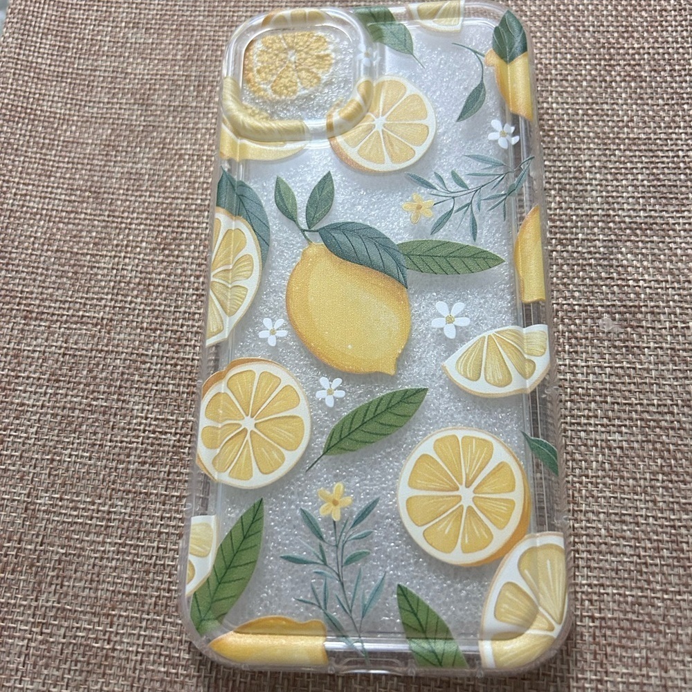 iPhone 14 Plus Lemons NWOT
Will fit other iPhones
See description to see